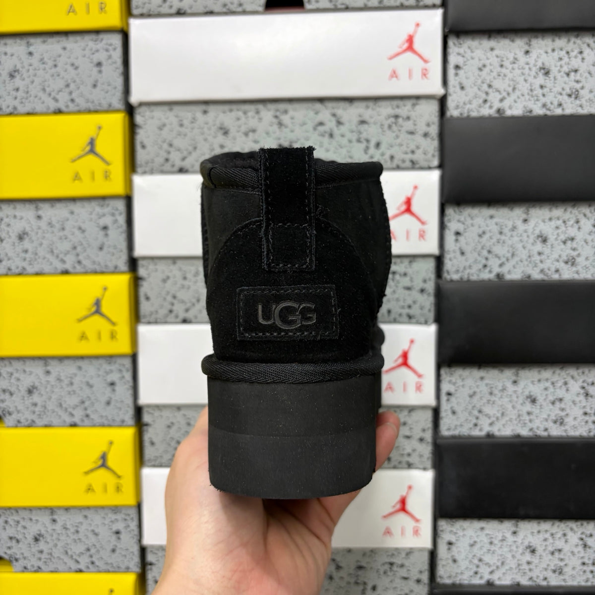 UGG Mini Platform Boots in Black – 3 cm