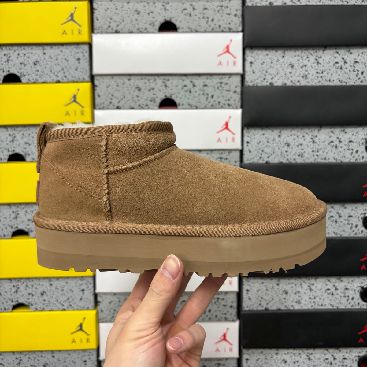 UGG Mini Platform Boots in Chestnut – 3 cm