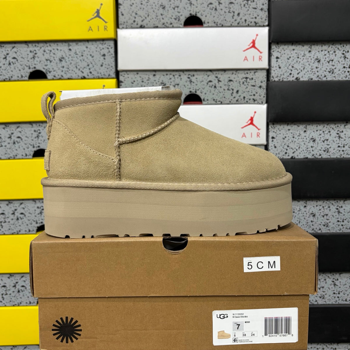 UGG Mini Platform Boots in Mustard – 5 cm