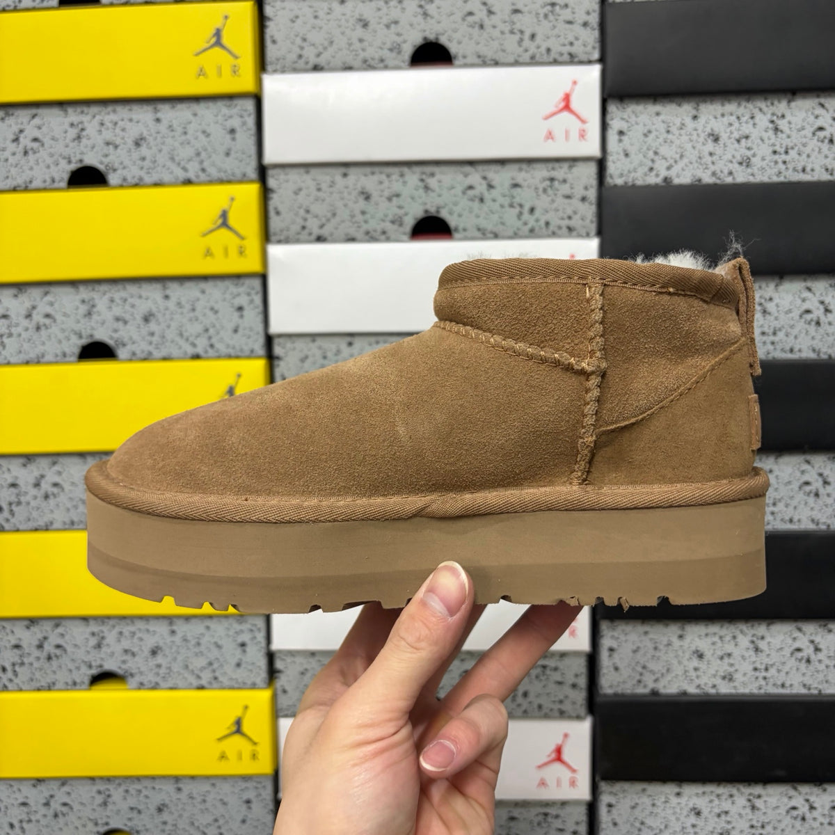 UGG Mini Platform Boots in Chestnut – 3 cm