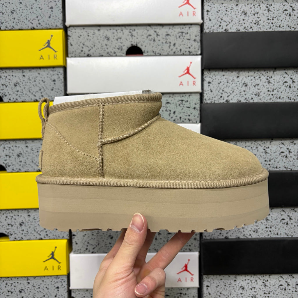 UGG Mini Platform Boots in Mustard – 5 cm