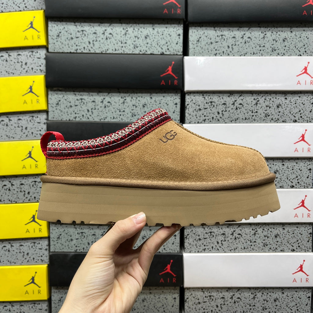 UGG Platform Slip-On Shoes in Chestnut