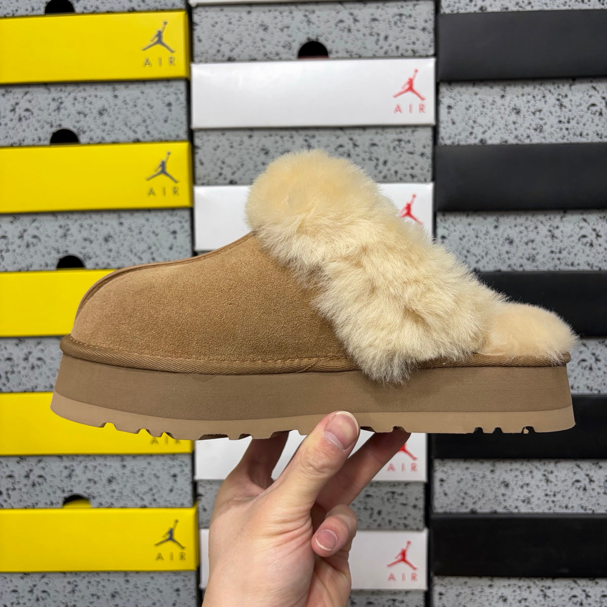 UGG Chestnut Platform Slippers with Fluffy Collar – 3 cm