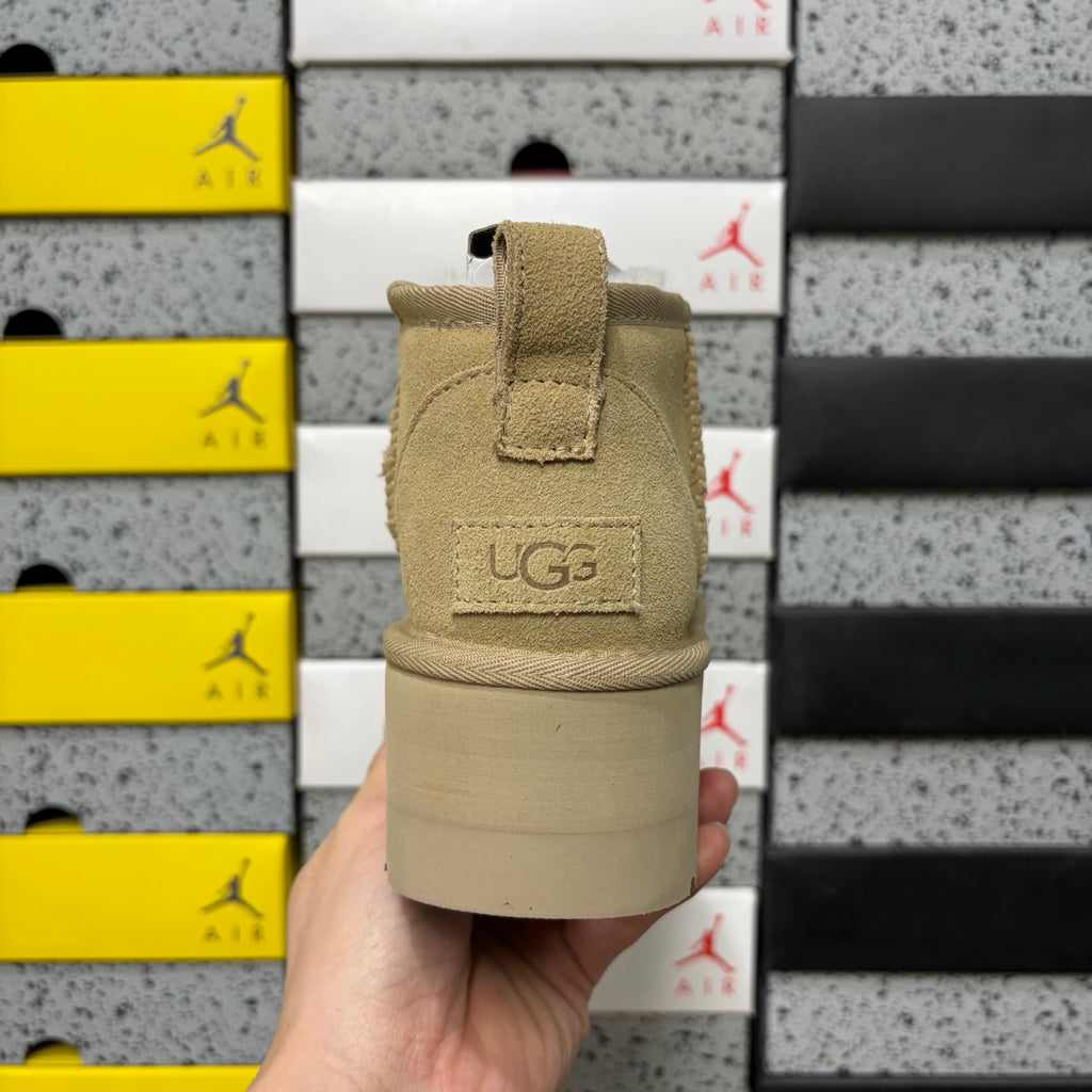 UGG Mini Platform Boots in Mustard – 5 cm