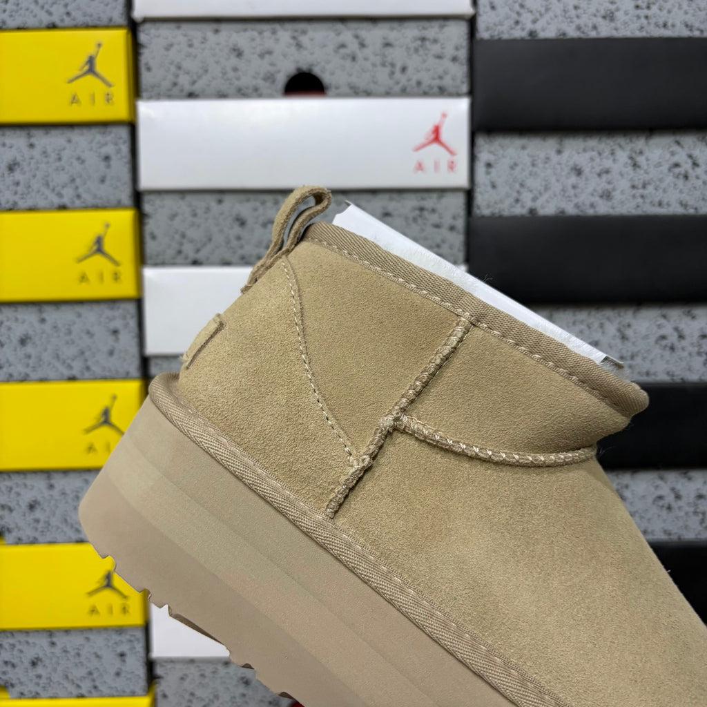 UGG Mini Platform Boots in Mustard – 5 cm