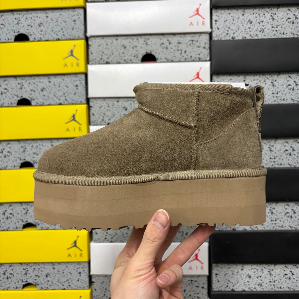 UGG Mini Platform Boots in Antelope Brown – 5 cm