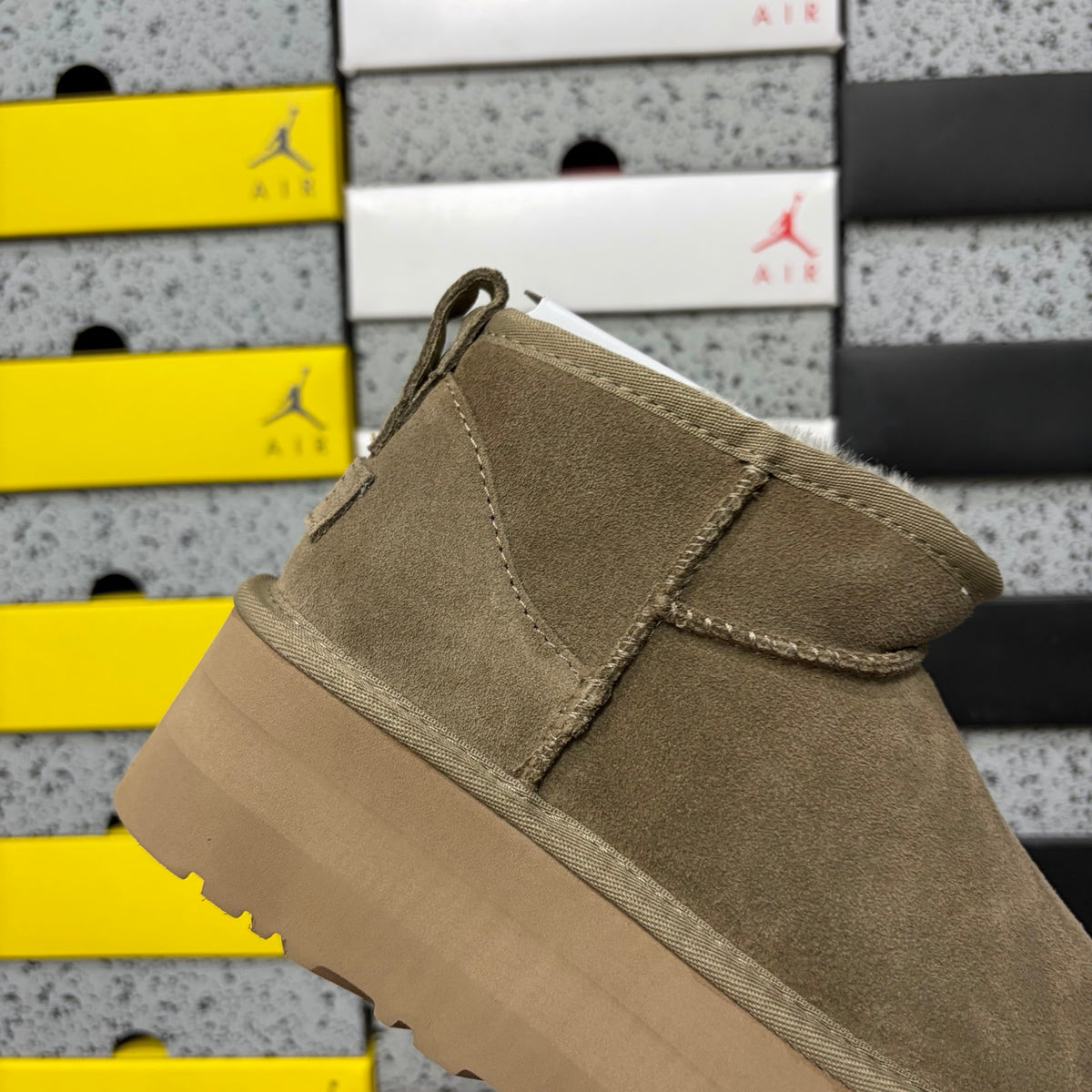 UGG Mini Platform Boots in Antelope Brown – 5 cm
