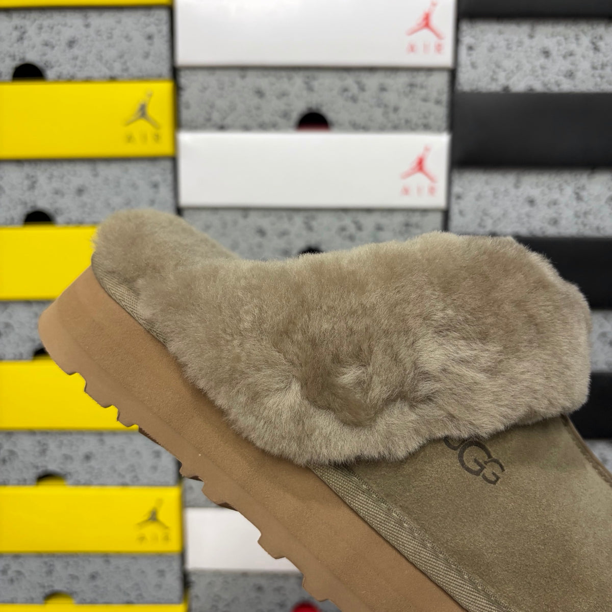 UGG Antelope Brown Platform Slippers with Fluffy Collar – 3 cm