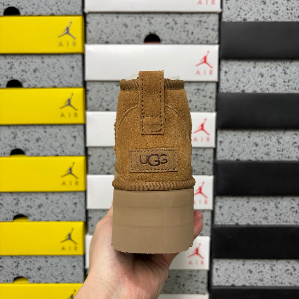 UGG Mini Platform Boots in Chestnut – 5 cm