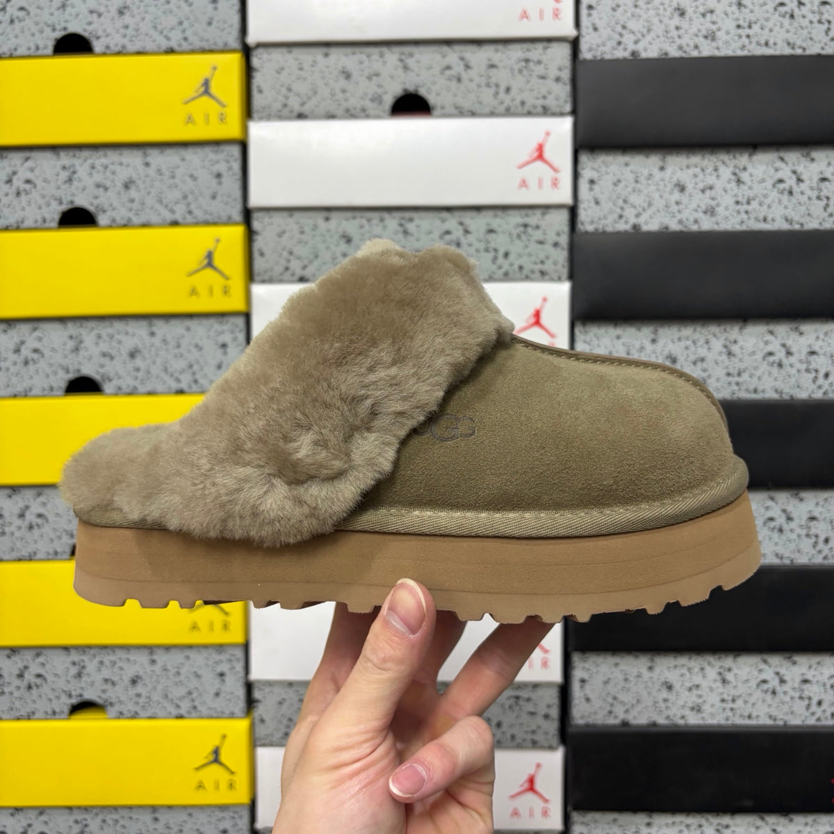 UGG Antelope Brown Platform Slippers with Fluffy Collar – 3 cm