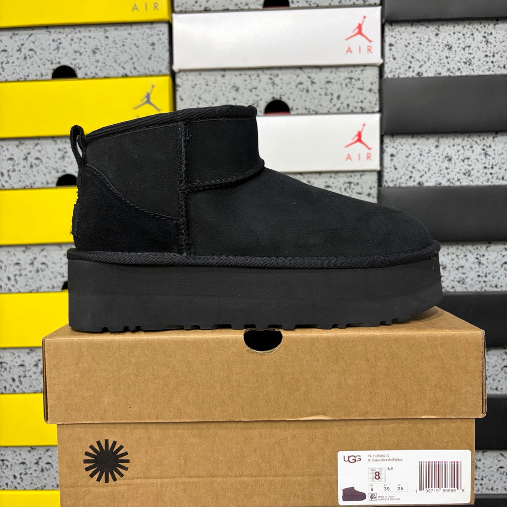 UGG Mini Platform Boots in Black – 3 cm