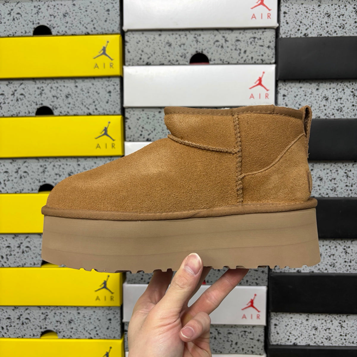UGG Mini Platform Boots in Chestnut – 5 cm