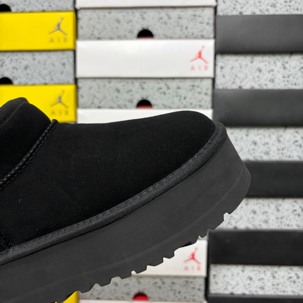 UGG Mini Platform Boots in Black – 5 cm